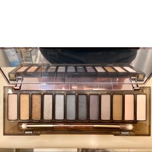 Urban Decay Naked Smoky Eyeshadow Palette